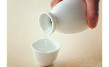 白酒二維碼防偽標(biāo)簽可以給企業(yè)帶來什么優(yōu)勢(shì)及價(jià)值？